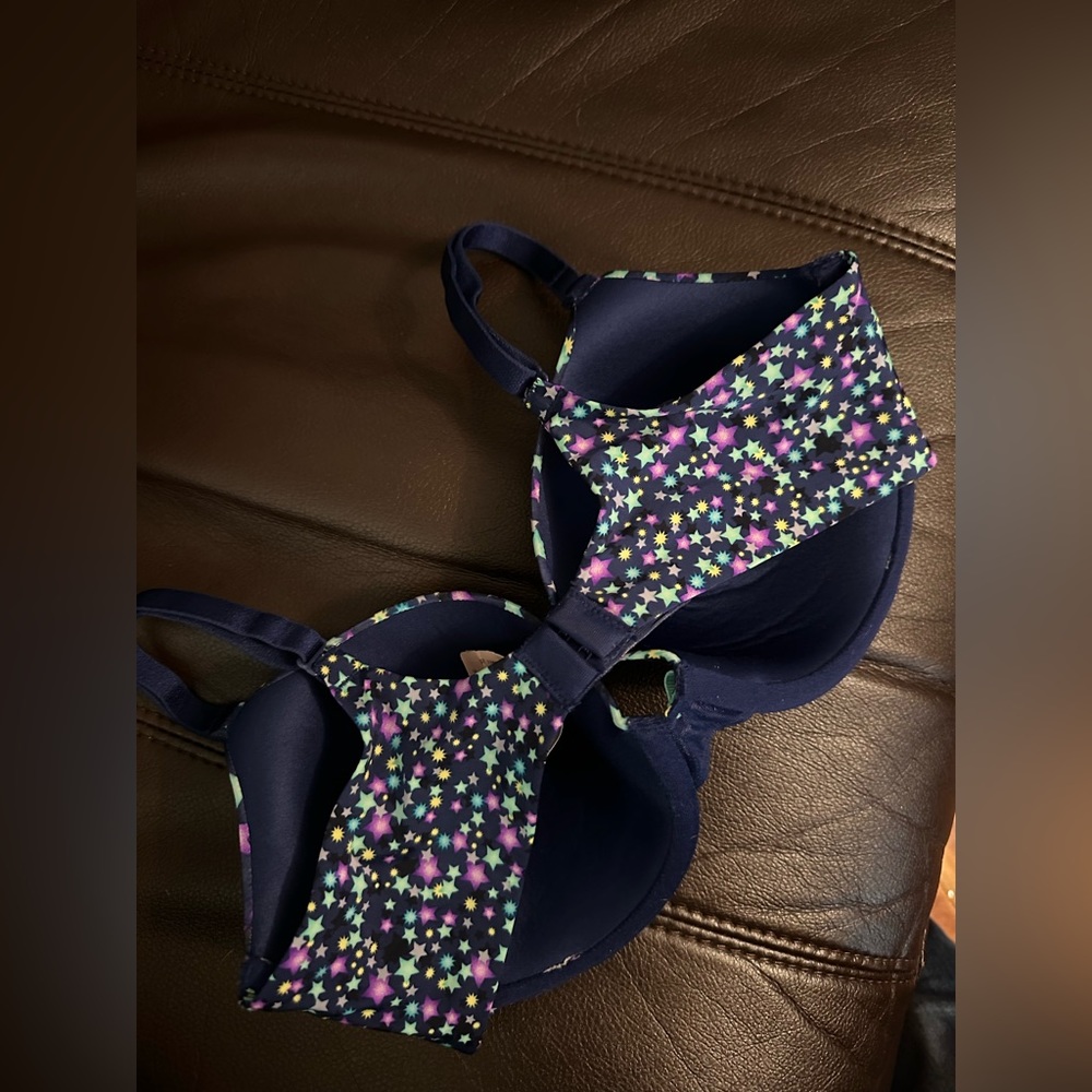 VS Bra - Picture 3 of 5